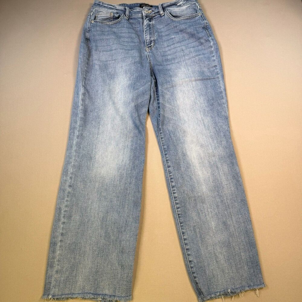 Judy Blue Medium Wash Distressed Women’s Jeans Size 15/32 Raw Hem